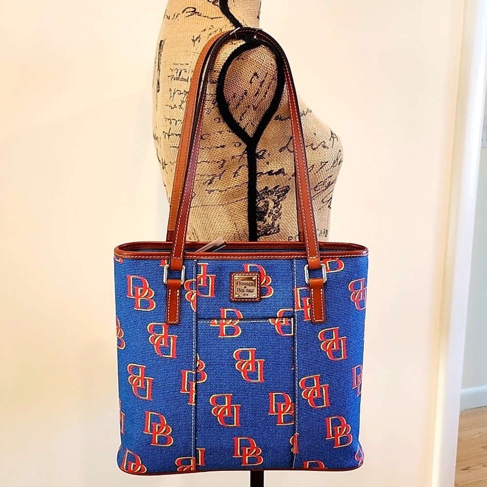 Dooney & Bourke Bag
